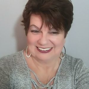 Meet your Posher, Debbie